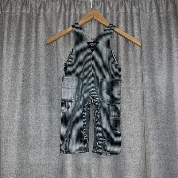 Size 9 Month Infant OshKosh Classic Railroad Stripe Overalls EUC - Picture 2 of 9